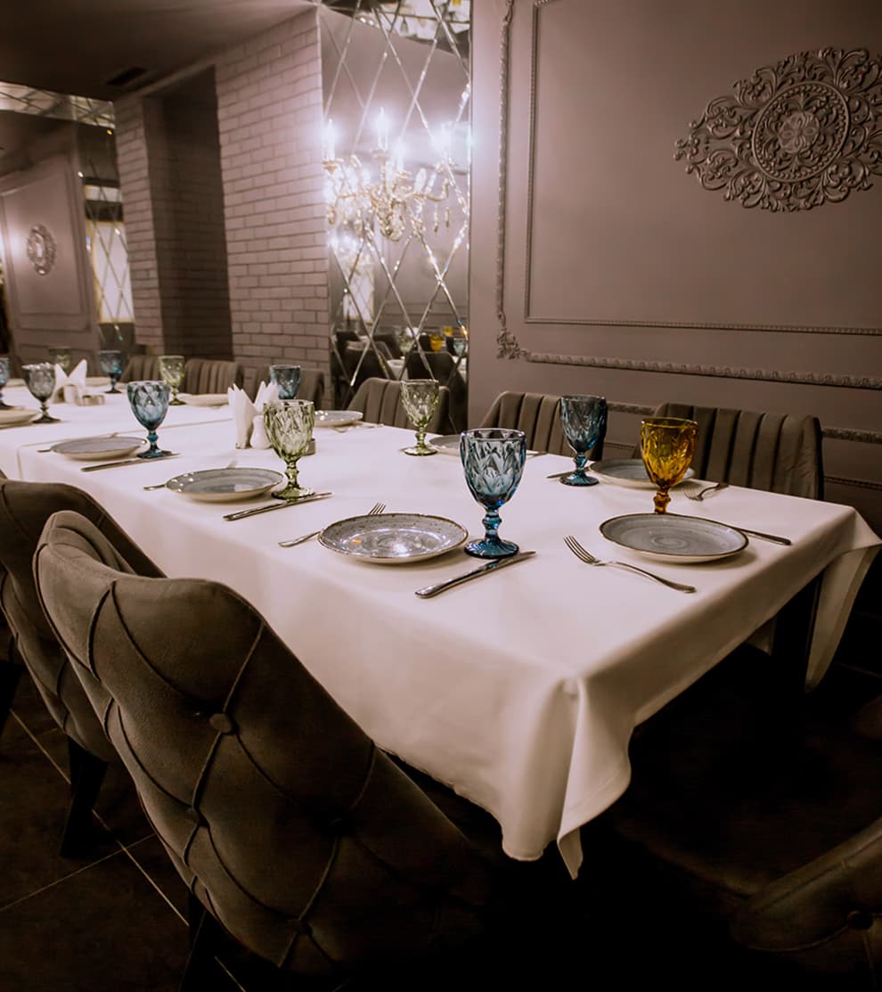 Table dressée au restaurant Ami'Grill